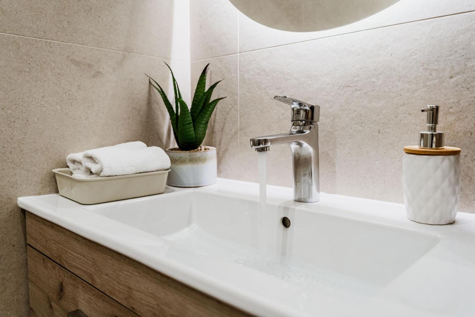 Lilium Luxury Apartment إيغومينيتسا المظهر الخارجي الصورة
